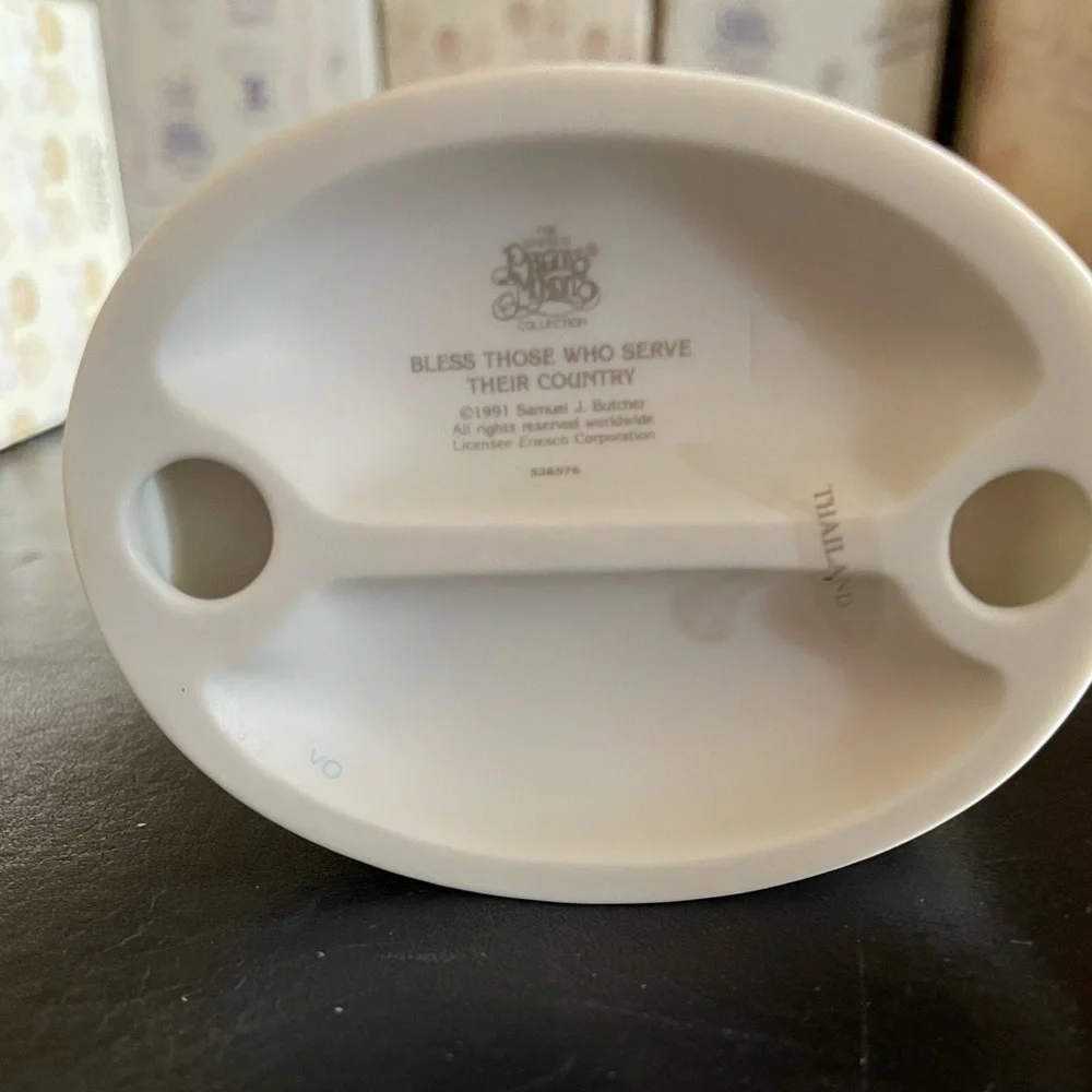 Precious Moments “Bless Those Who Serve Their Country” - Picture 6 of 7